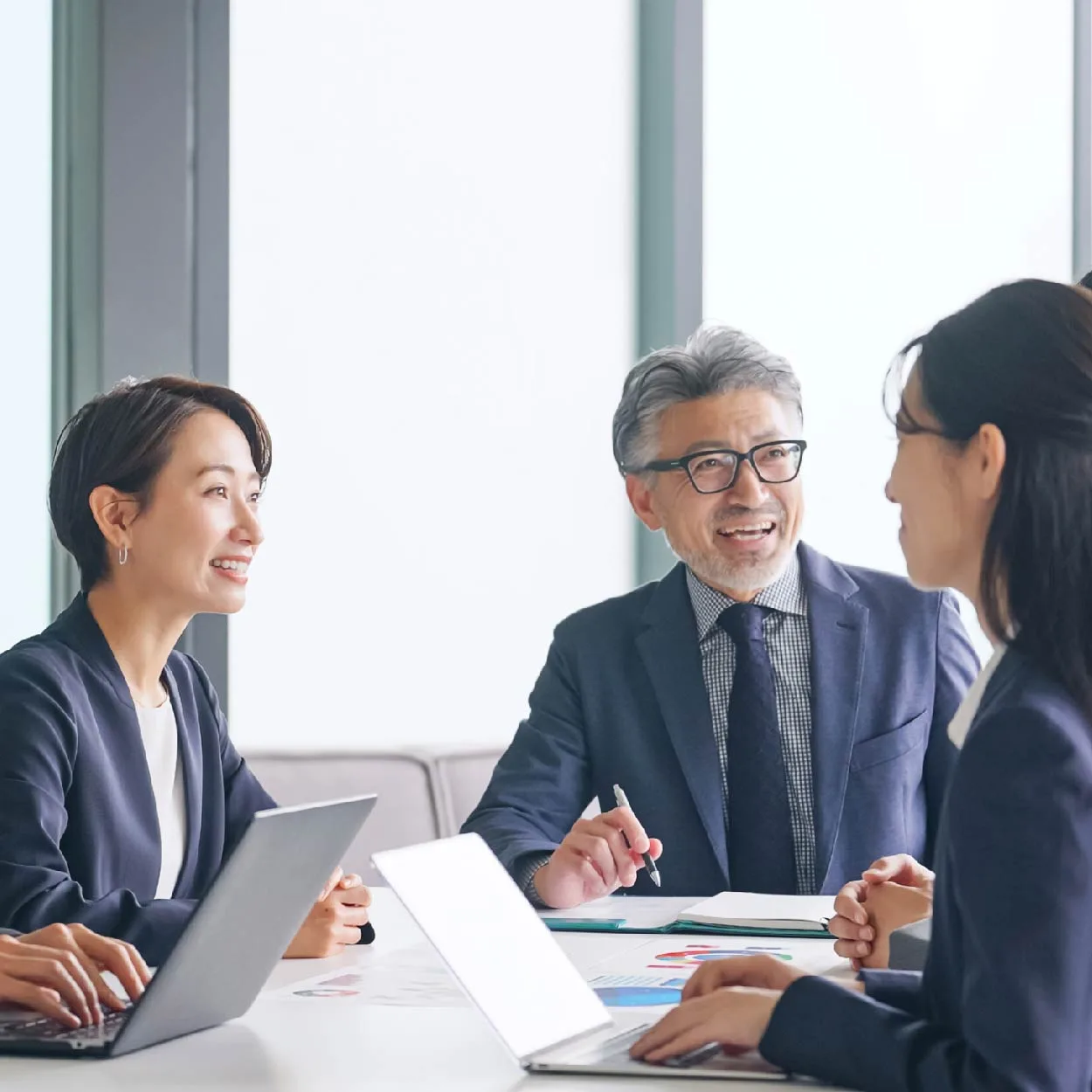加入や受入れについての相談・打ち合わせの様子